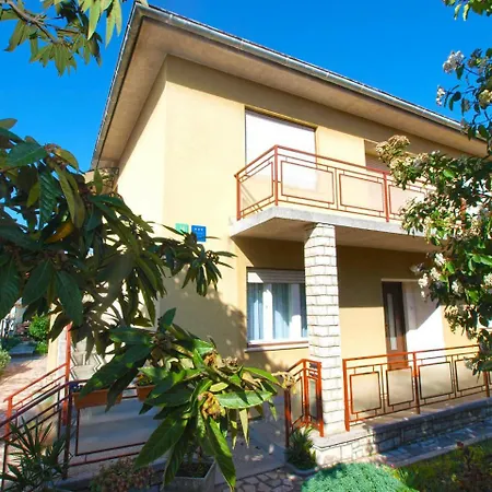Apartment Ondina 1827 *