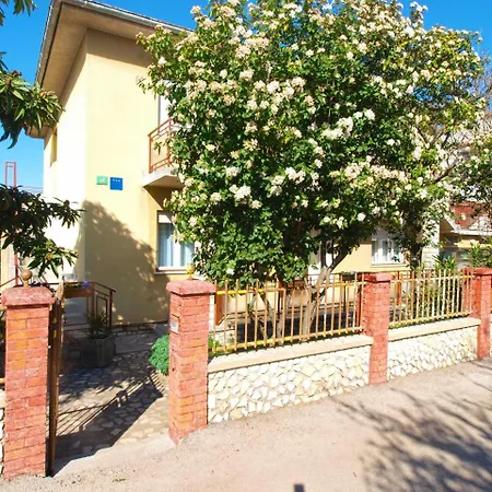 Ondina 1827 Apartman Póla